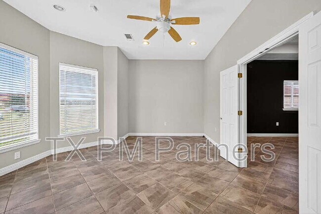 Building Photo - 13819 Lakeview Meadow Dr