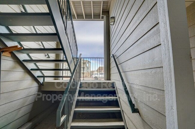 Building Photo - 4245 Boardwalk Dr