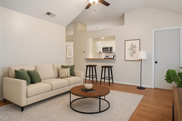 Foto del edificio - 10204 Oak Terrace Cir