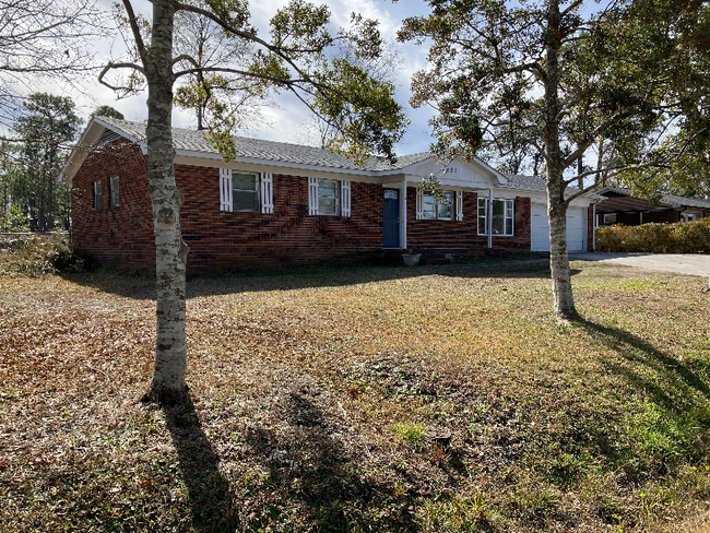 Photo - 225 Antoinette Dr House