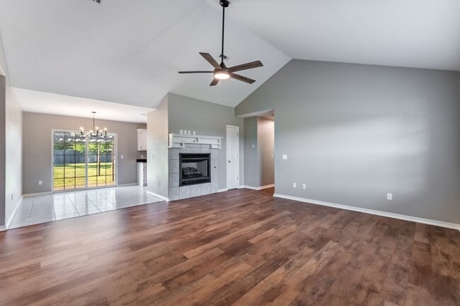 Foto del edificio - Centerton Sanctuary: 3-Bedroom, 2-Bathroom Rental with Expansive Backyard