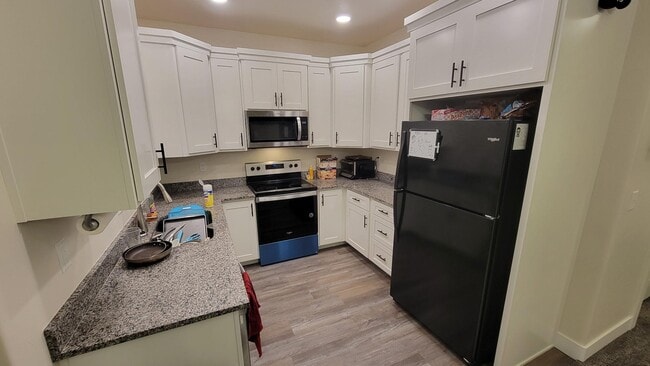 kitchen - 143 W 1525 N