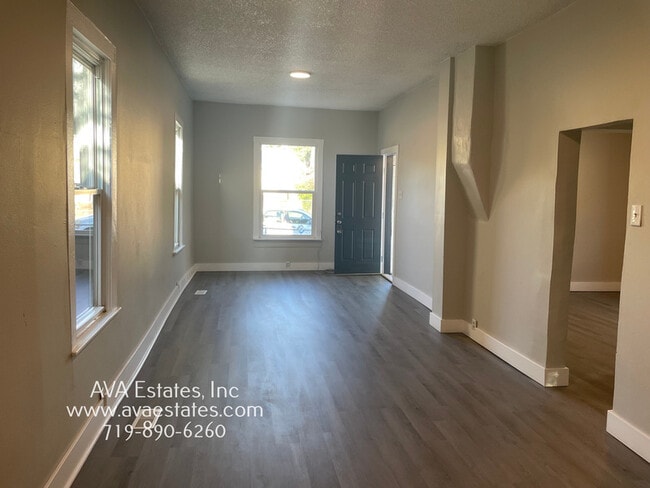 Building Photo - 104 N Glendale Ave