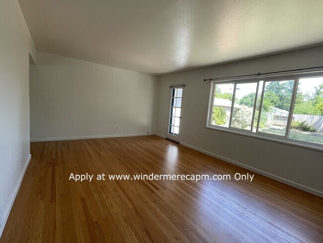 Foto del edificio - Fabulous Hollywood Park home 2BDRM 2BATH + Bonus/Office Room