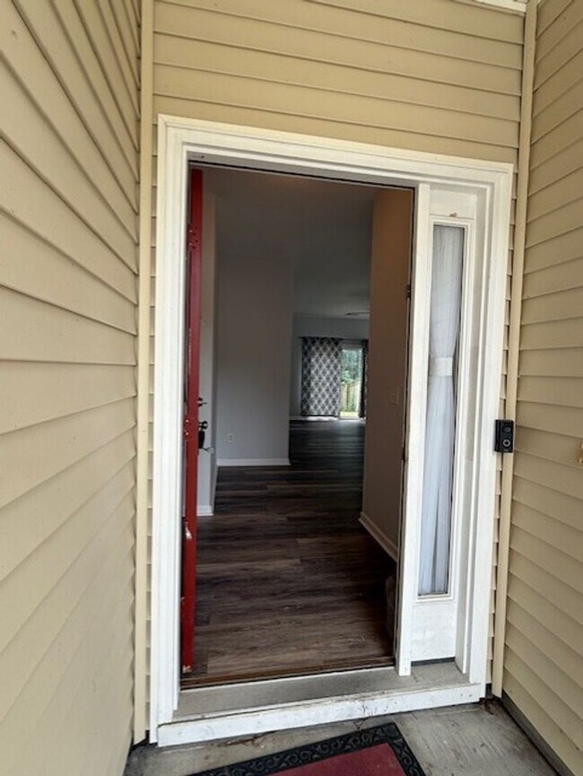 Foto del edificio - Updated 3-bedroom, 2-bathroom in The Arbors at Westgate