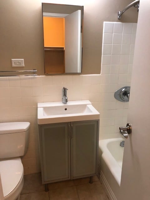 Bathroom - 210 N 17th St