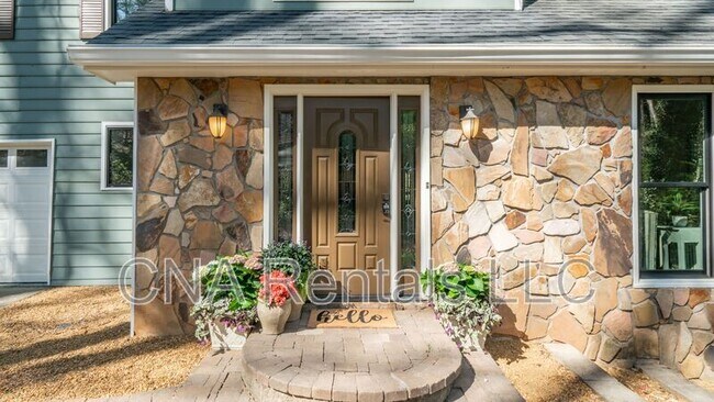 Foto del edificio - 870 Mitsy Ridge Dr