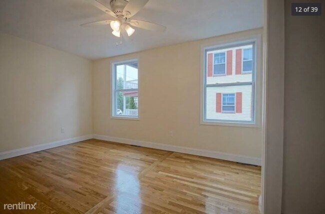Foto del edificio - 205 Western Ave