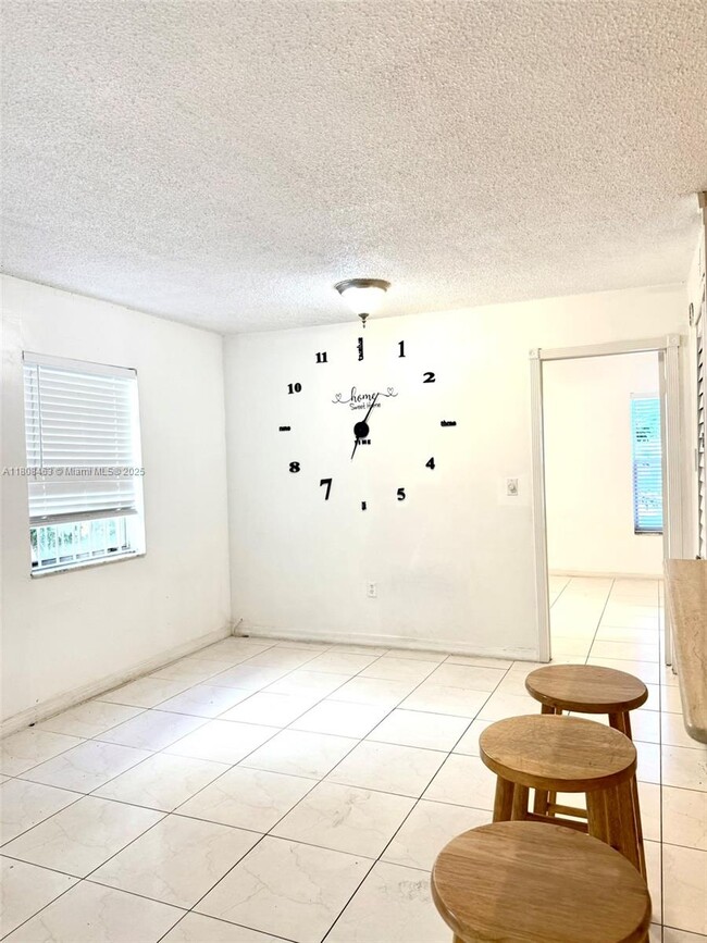 Foto del edificio - 1525 NW 19th Terrace
