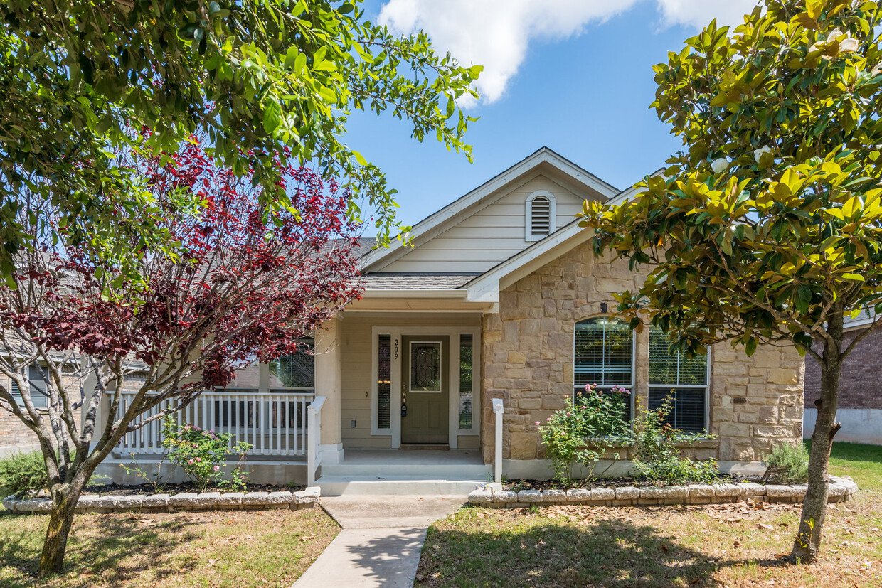 Primary Photo - Super Clean 1 story home in Highland Park ...