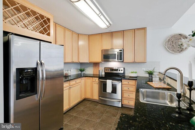 Building Photo - 111 S 15th St