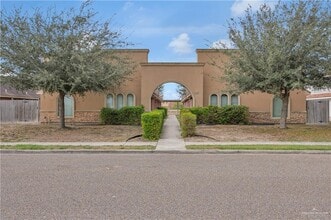 Building Photo - 6 Baltic Ave