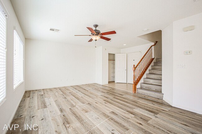 Building Photo - 4 br, 2.5 bath House - 9073 Cedar Door Ave
