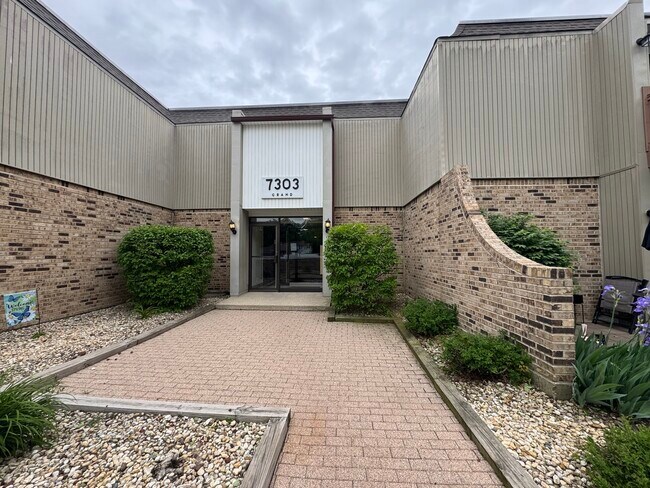 Building Photo - 7303 Grand Ave
