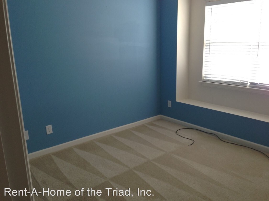 Building Photo - 5412 Strasburg Dr
