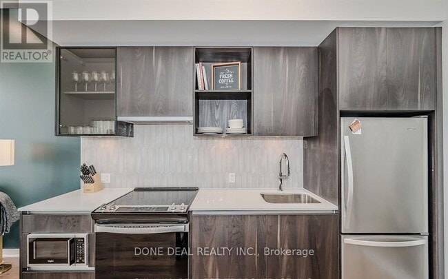 Photo du bâtiment - 405 Dundas St W