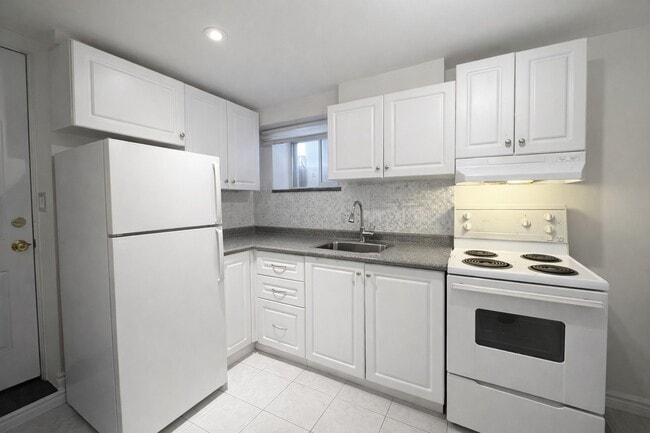 Building Photo - 26 Rockvale Ave