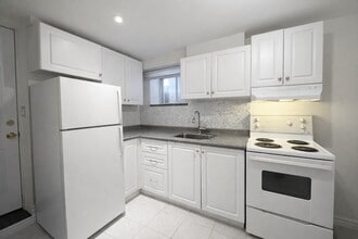 Building Photo - 26 Rockvale Ave