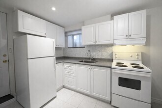 Building Photo - 26 Rockvale Ave