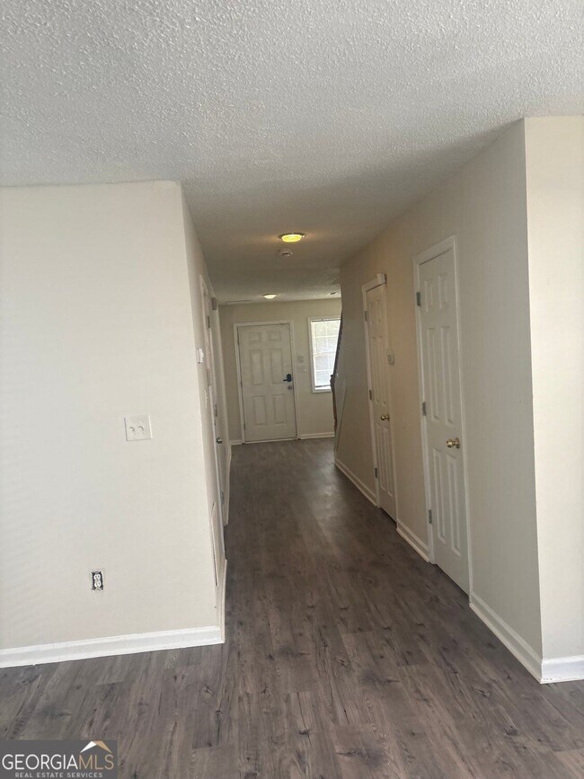 Foto del edificio - 3698 Sapphire Ct