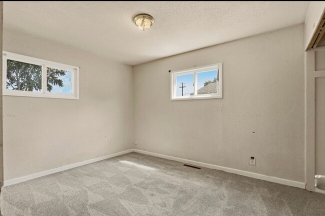 Building Photo - 2614 Tausend St