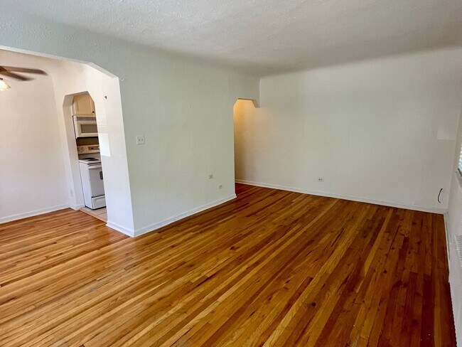 Foto del edificio - 2 Bedroom Condo in Park Hill, Denver