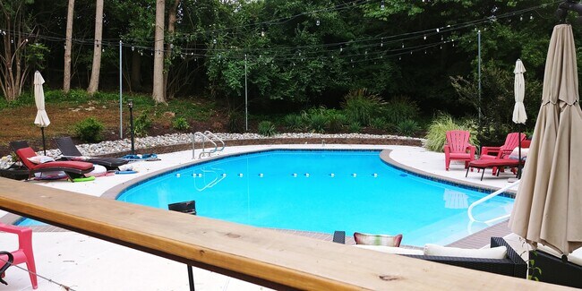 Foto del edificio - 7921 Deer Run Rd