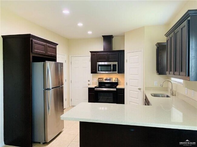 Foto del edificio - 2804 E Garfield Ave