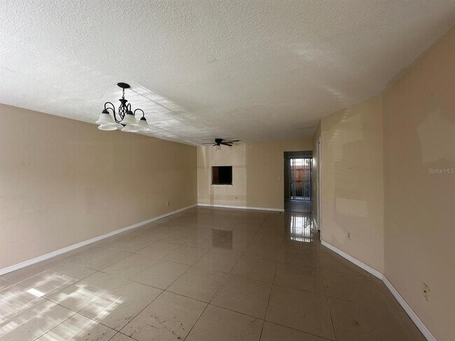 Building Photo - 1608 Long Ridge Ct