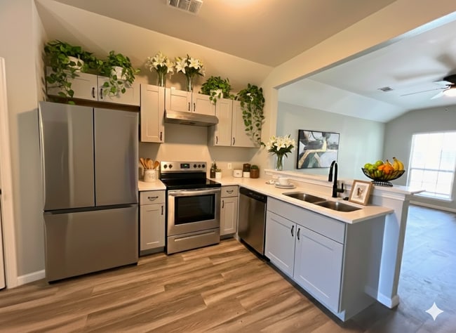 Foto del edificio - Move-In Ready Modern Updated- 3 Berm / 2 Bath Home Just Minutes from Downtown