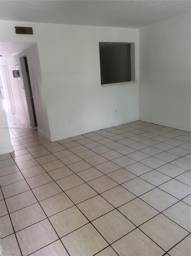 Building Photo - 14204 NE 3rd Ct