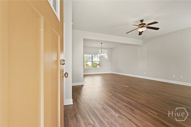 Foto del edificio - 504 Potter Stone Square