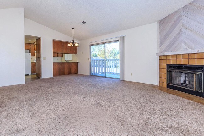 Foto del edificio - Bear Creek Park & Creekside Apartments