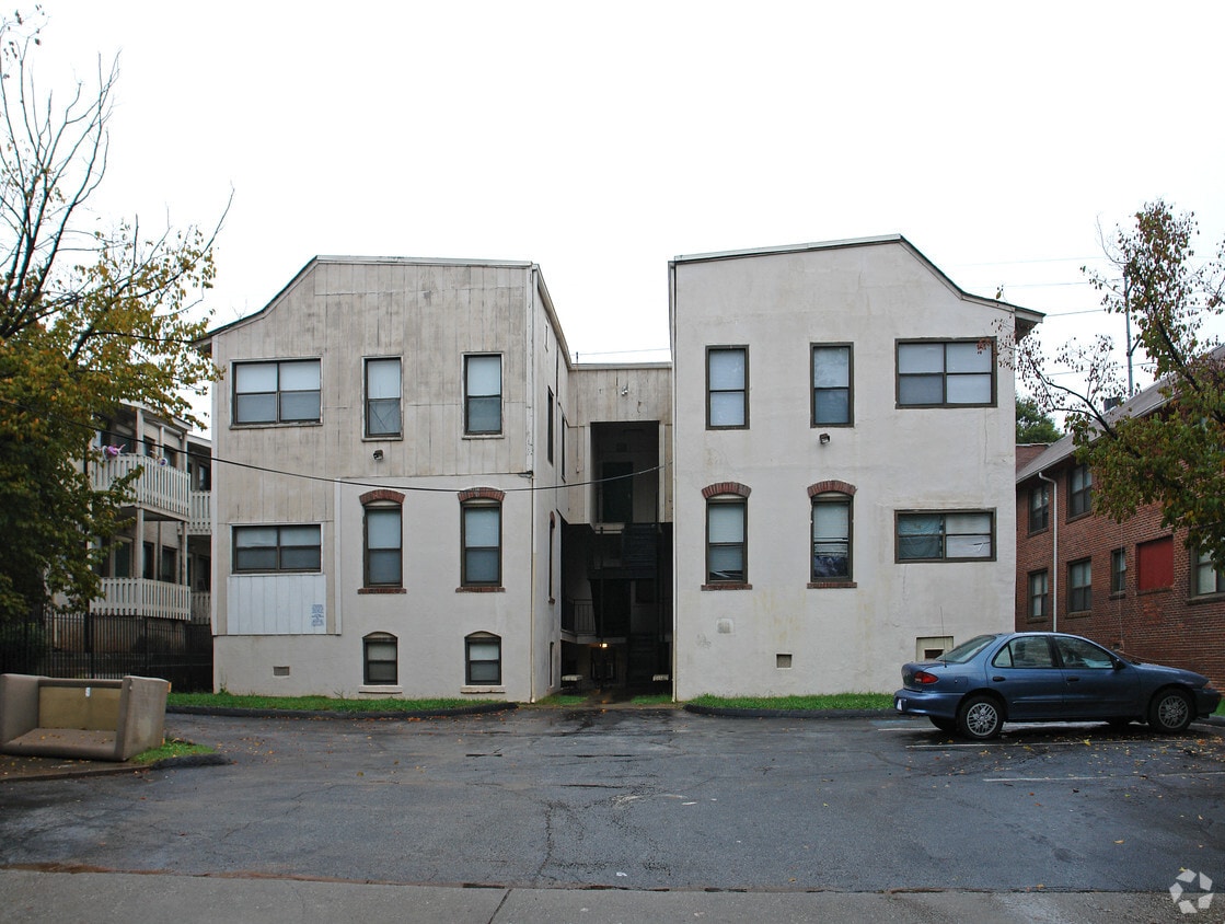 Building Photo - 464 NE Boulevard