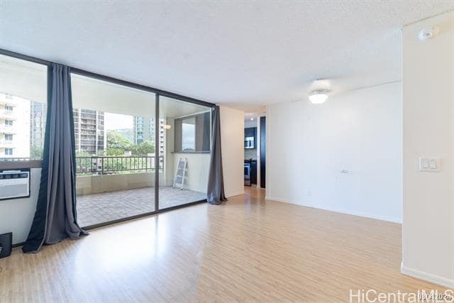 Building Photo - 55 S Judd St