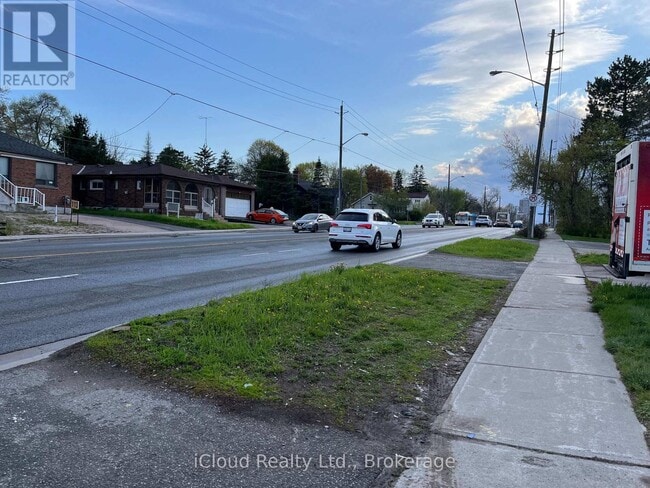Building Photo - 104 Steeles Ave E