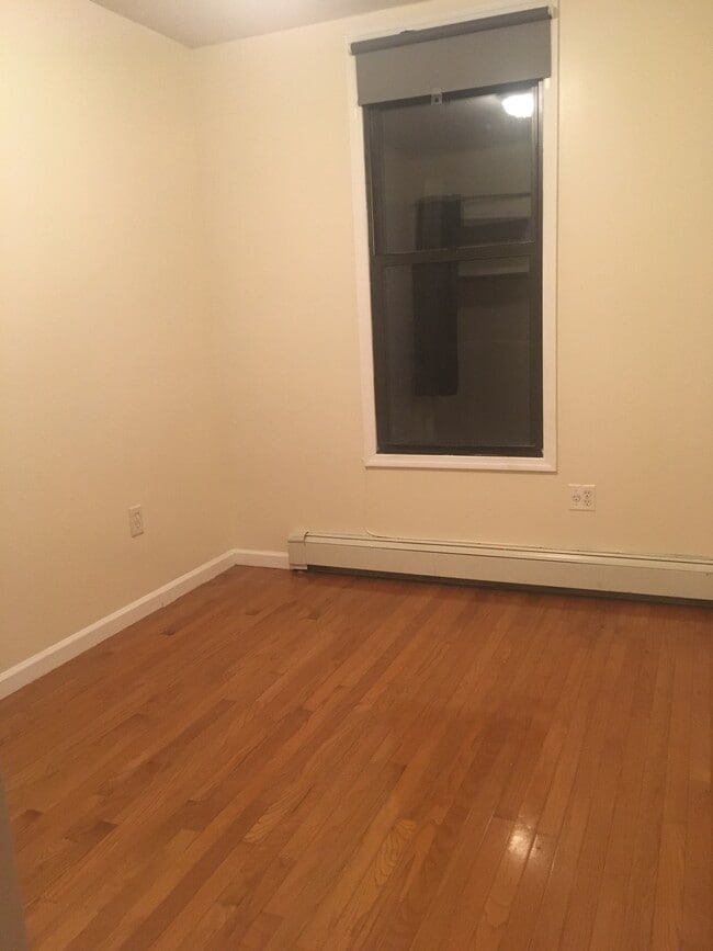 Building Photo - 548 Lafayette Ave