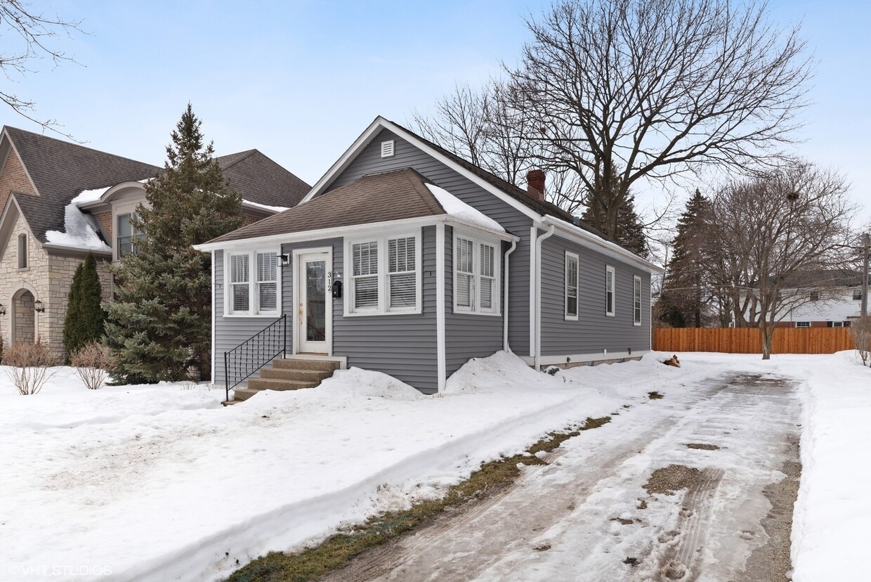 Primary Photo - 312 S Walnut Ave