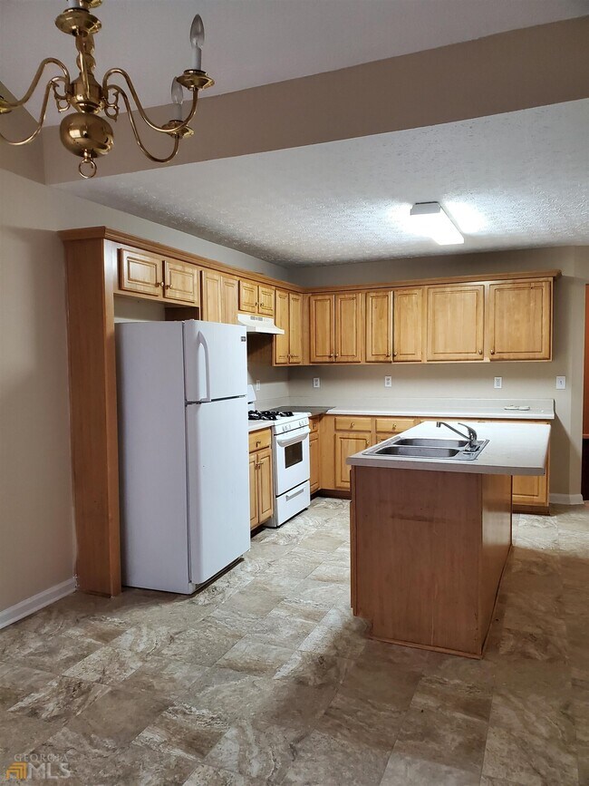 Foto del edificio - 9555 Lakeview Cir