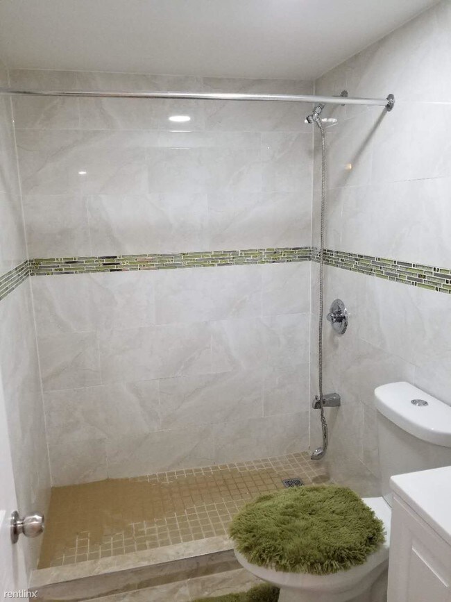 Building Photo - 4 br, 2 bath House - 62 Milton Avenue Unit 1
