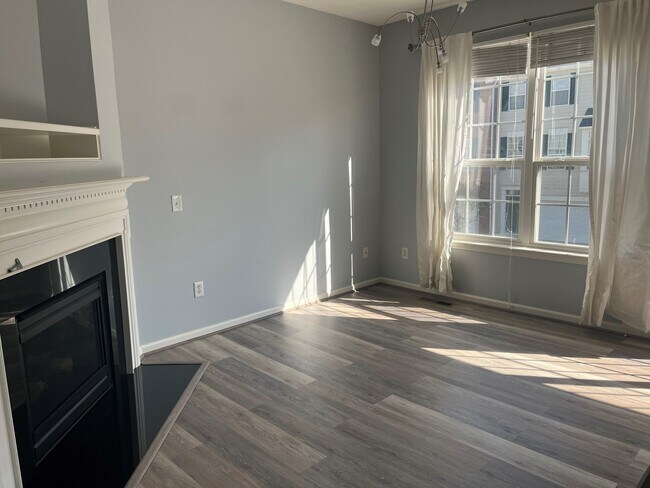 Foto del edificio - 9014 Mercer Dr