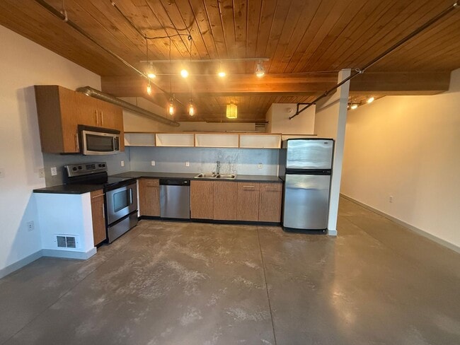 Building Photo - Veer Lofts Condominiums - South Lake Union