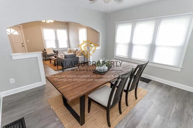 Foto del edificio - Just South of Fountain Square, Updated 2 Bedroom/1 Bathroom Cottage Available NOW!