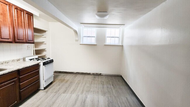 Foto del edificio - 13309 S Woodland Rd