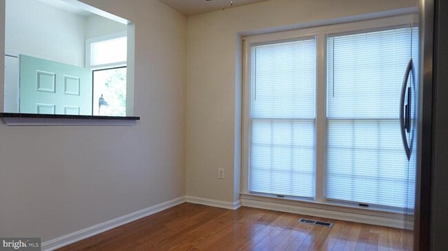 Building Photo - 4117 Hampstead Ln