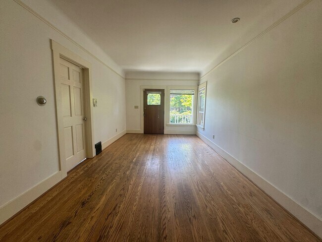 Foto del edificio - 2848 SW Adams St