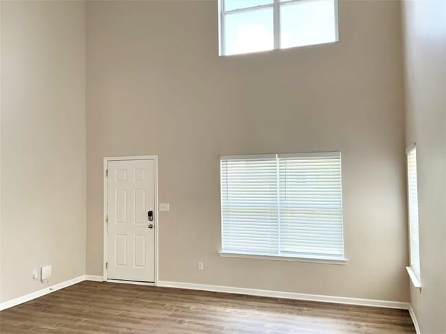 Building Photo - 409 Galesburg Dr