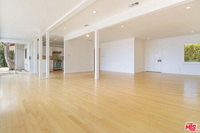 Building Photo - 334 Aderno Way