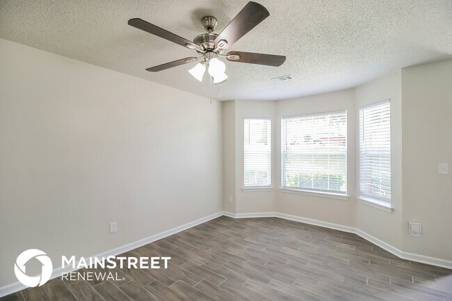 Foto del edificio - 9498 Creekside Rd