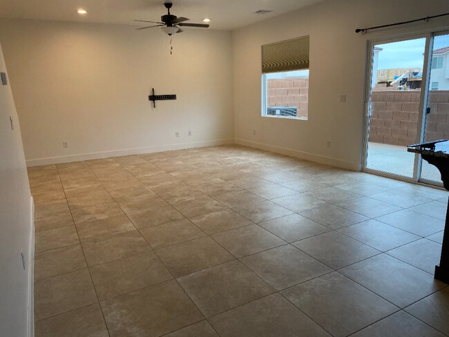 Building Photo - 289 N 2470 W